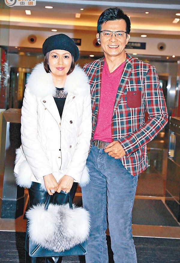 Nam thần một thời của TVB: sự nghiệp xuống dốc vì vạ miệng, tán gia bại sản cứu vợ bị bệnh ung thư-6