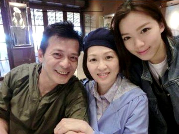 Nam thần một thời của TVB: sự nghiệp xuống dốc vì vạ miệng, tán gia bại sản cứu vợ bị bệnh ung thư-8
