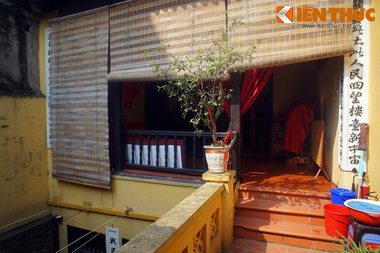 Bi mat giau kin trong nha co noi tieng nhat pho Hang Dao