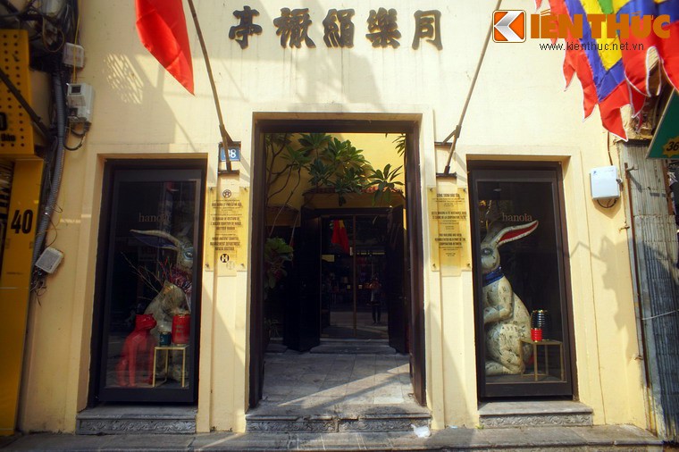 Bi mat giau kin trong nha co noi tieng nhat pho Hang Dao