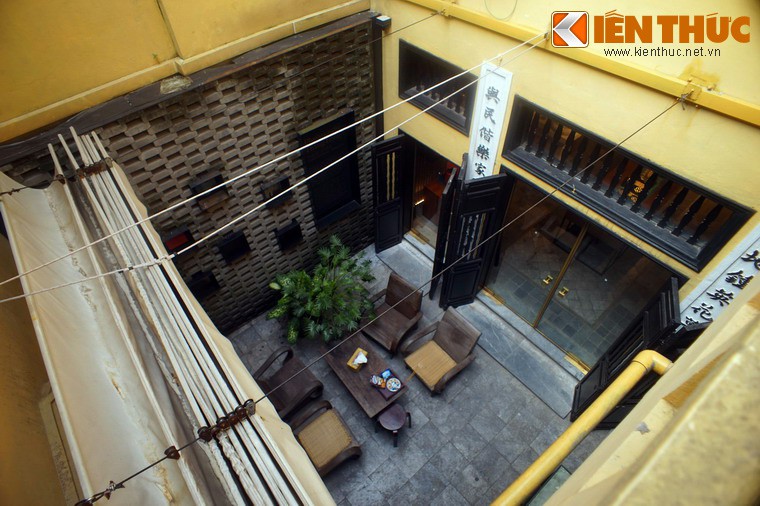 Bi mat giau kin trong nha co noi tieng nhat pho Hang Dao