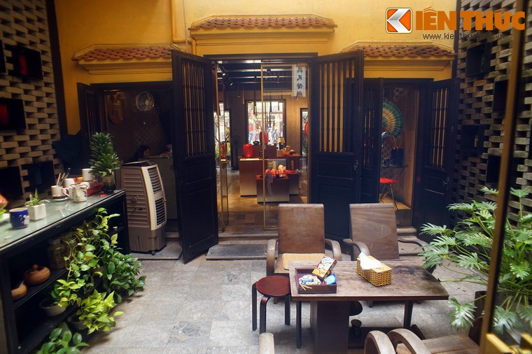 Bi mat giau kin trong nha co noi tieng nhat pho Hang Dao