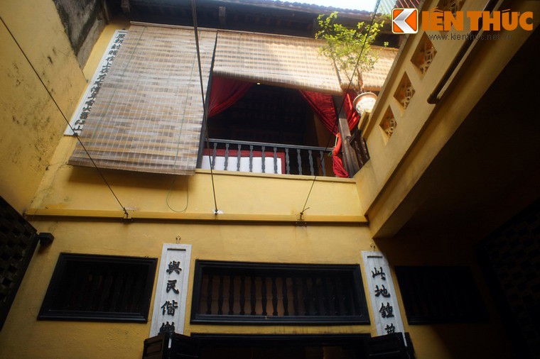 Bi mat giau kin trong nha co noi tieng nhat pho Hang Dao