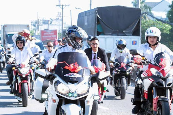 Ngắm bộ ảnh cưới chụp cùng môtô siêu dễ thương của cặp đôi Sài Gòn - ảnh 13