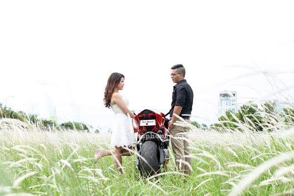 Ngắm bộ ảnh cưới chụp cùng môtô siêu dễ thương của cặp đôi Sài Gòn - ảnh 6