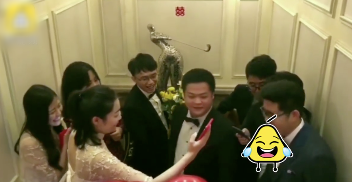 Đến đón dâu, chú rể “toát mồ hôi” với yêu cầu quái đản từ phía nhà gái, nhìn đoàn “tháp tùng” mặt mày nghiêm trọng mới hiểu độ khó thế nào - Ảnh 4.