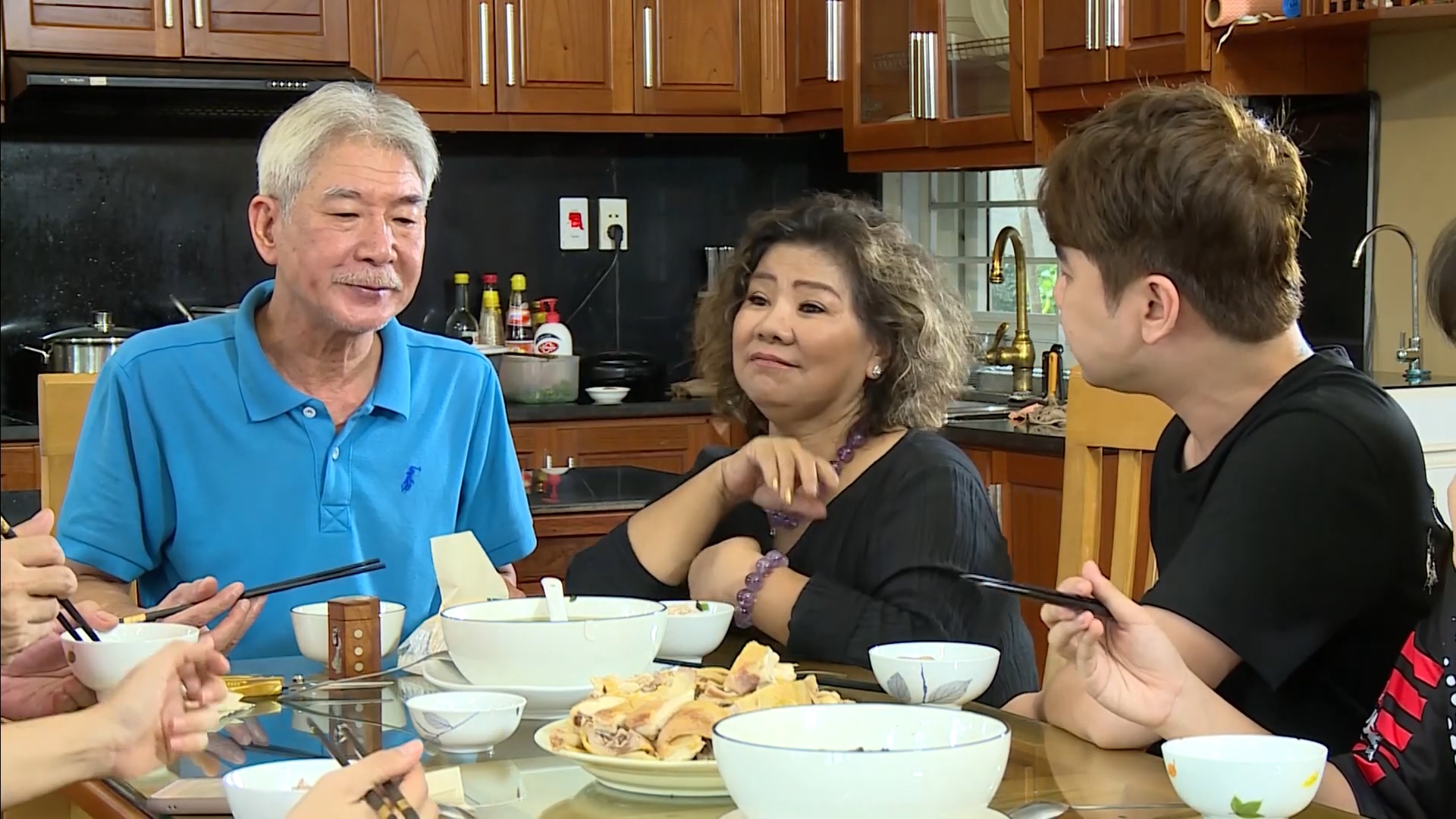 NSND Thanh Hoa bị gia đình chồng cấm cản, không cho cưới ông xã kém 6 tuổi vì từng ly dị - Ảnh 4.