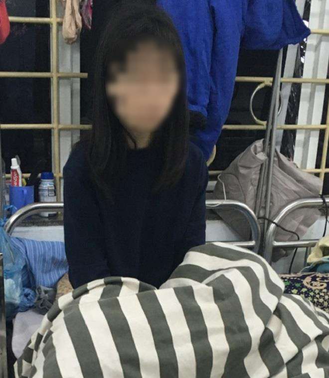 Từ học sinh giỏi cấp quốc gia, nữ sinh Nam Định bị tâm thần vì xem Youtube cả ngày: Thường xuyên lẩm bẩm một mình rồi đập phá đồ đạc - Ảnh 2.