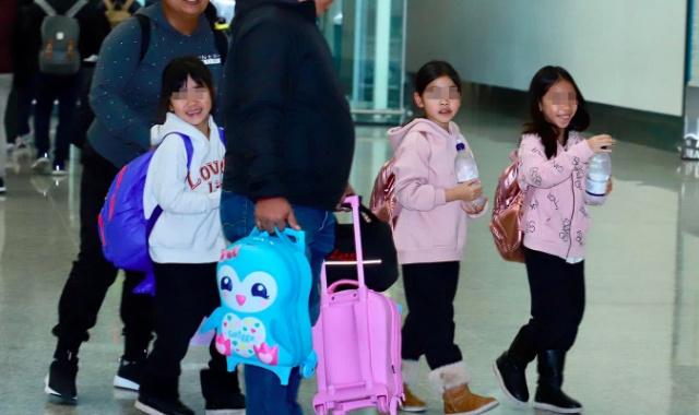 Biểu tượng sắc đẹp Hồng Kông lấy tỷ phú thọt, xấu trai: Từ bị chỉ trích ham tiền đến được ca ngợi giỏi dạy con nhờ 1 hành động ở nhà hàng - Ảnh 4.