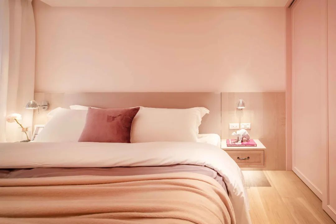 Tình yêu cổ tích: Người đàn ông 65 tuổi tặng vợ biệt thự màu hồng mộng mơ nhân dịp 40 năm ngày cưới - Ảnh 13.