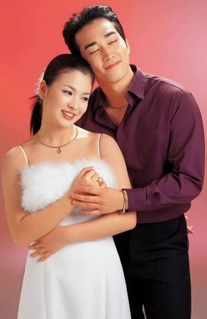 Loạt ảnh hiếm hoi thời Song Hye Kyo nặng 70kg: Vóc dáng mũm mĩm, makeup và tóc tai còn dừ hơn cả hiện tại - Ảnh 6. Loạt ảnh hiếm hoi thời Song Hye Kyo nặng 70kg: Vóc dáng mũm mĩm, makeup và tóc tai còn dừ hơn cả hiện tại - Ảnh 6.