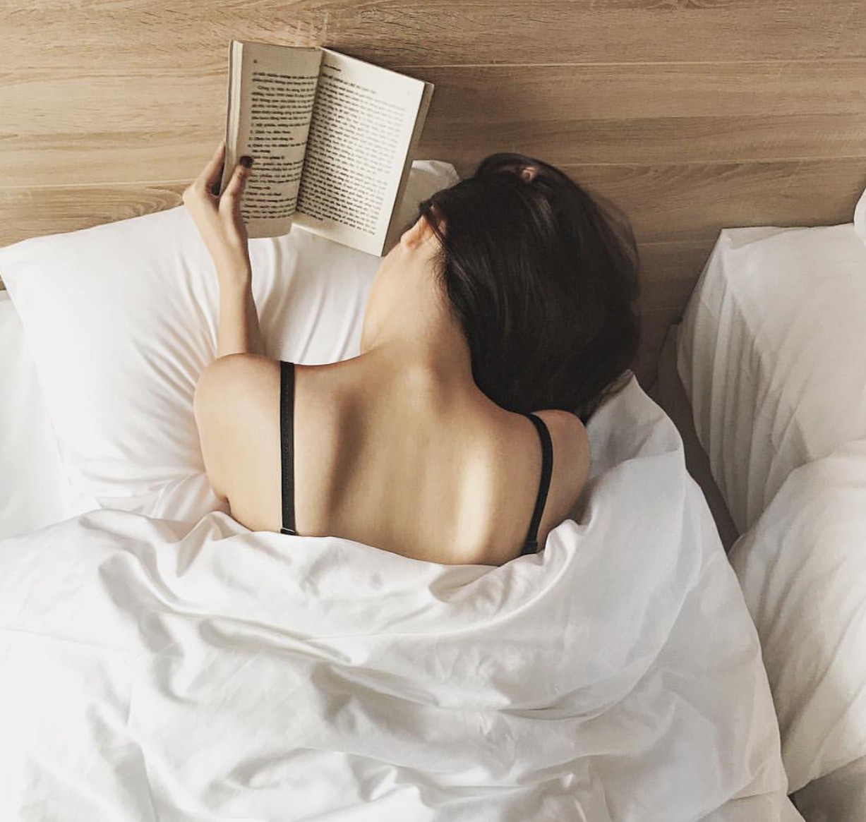 Chuyện những người đàn ông dùng tiền để thư giãn, kích thích bằng karaoke