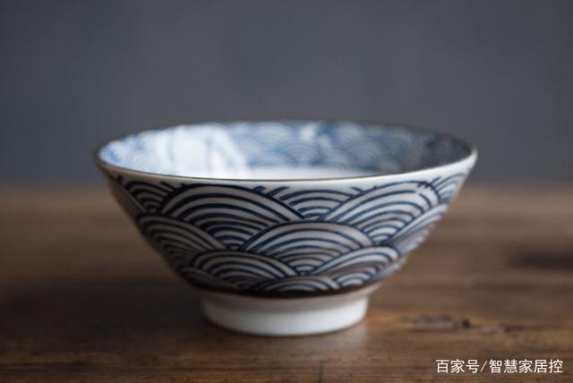 Đi chợ mua bát đĩa, bạn dứt khoát đừng chọn 3 loại này bởi dù rất rẻ và đẹp nhưng chúng chính là