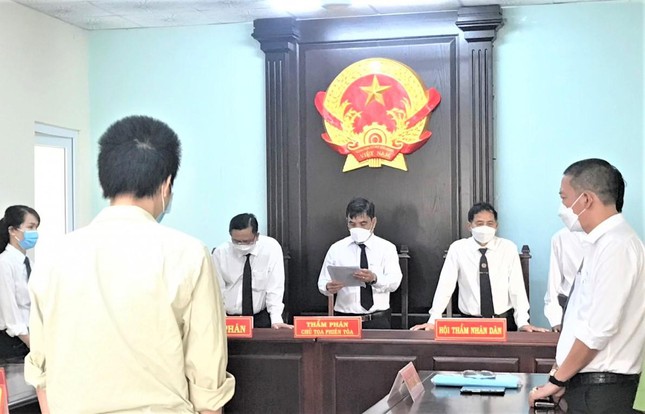 Cô gái bị bạn trai thiêu sống vì đòi chia tay - Ảnh 3.