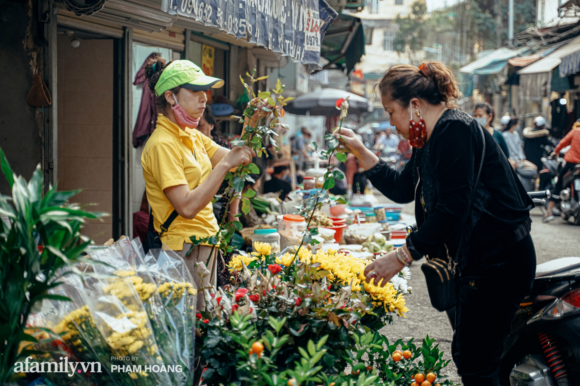Ngày cuối năm bình yên trong ngõ chợ Thanh Hà - ngôi chợ lâu đời nhất phố cổ được giới nhà giàu chuộng mua vì toàn đồ chất lượng tươi ngon - Ảnh 7.