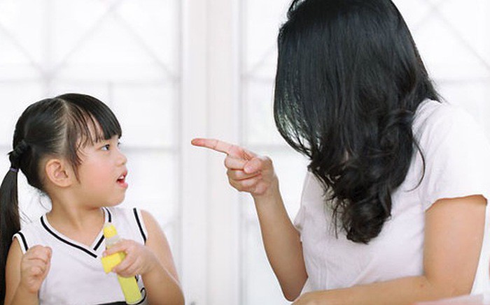 Giấu chồng con, bà mẹ bí mật lắp camera ở nhà, nhìn cảnh tượng hằng ngày mà