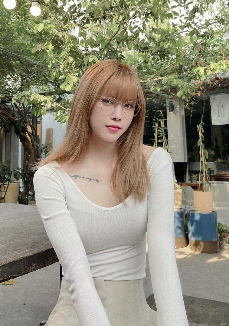 Sơn Tùng vừa bị nghi thể hiện tình cảm công khai với Hải Tú, Thiều Bảo Trâm liền nói một câu đầy đau lòng - Ảnh 3.