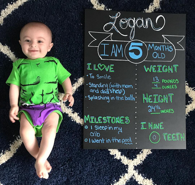 Lên mạng than trời vì con 8 tháng chưa biết đứng, các mẹ thi nhau động viên mà dân mạng được bữa 