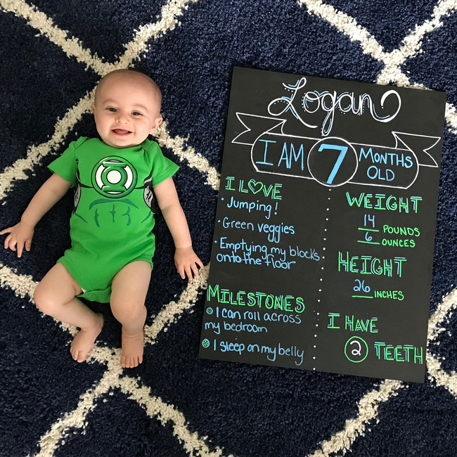 Lên mạng than trời vì con 8 tháng chưa biết đứng, các mẹ thi nhau động viên mà dân mạng được bữa