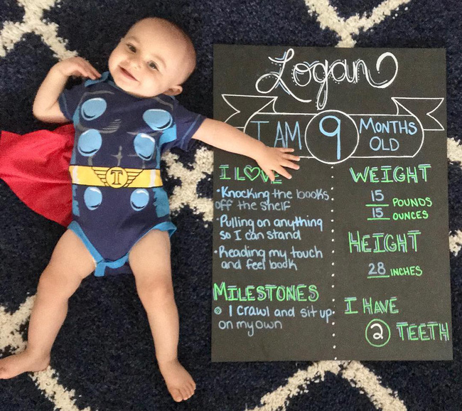 Lên mạng than trời vì con 8 tháng chưa biết đứng, các mẹ thi nhau động viên mà dân mạng được bữa 