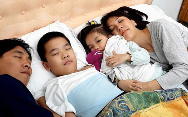 Con gái 12 tuổi vẫn nằm chung giường với bố, nửa đêm xảy ra sự việc, người bố liền ngay lập tức tách phòng - Ảnh 3. Con gái 12 tuổi vẫn nằm chung giường với bố, nửa đêm xảy ra sự việc, người bố liền ngay lập tức tách phòng - Ảnh 3.