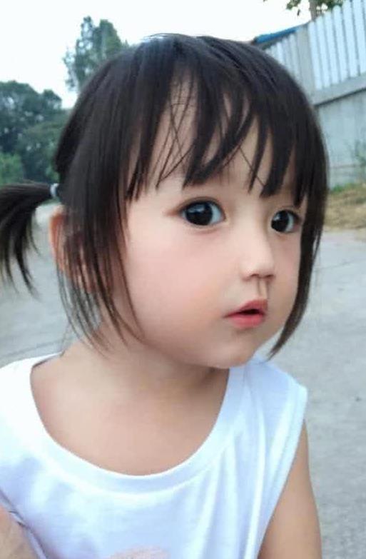 Em bé xinh đẹp bị nghi ngờ là... búp bế, người mẹ không còn cách nào khác ngoài việc đăng ảnh gia đình để chứng minh nhan sắc - Ảnh 7.