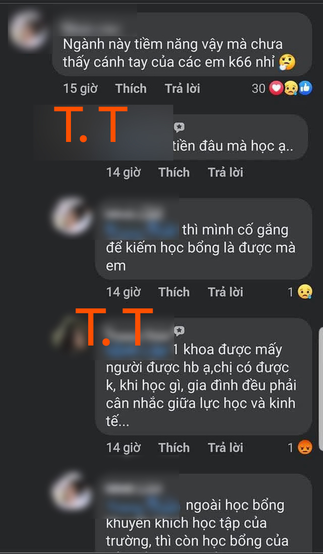 Nữ sinh lên mạng