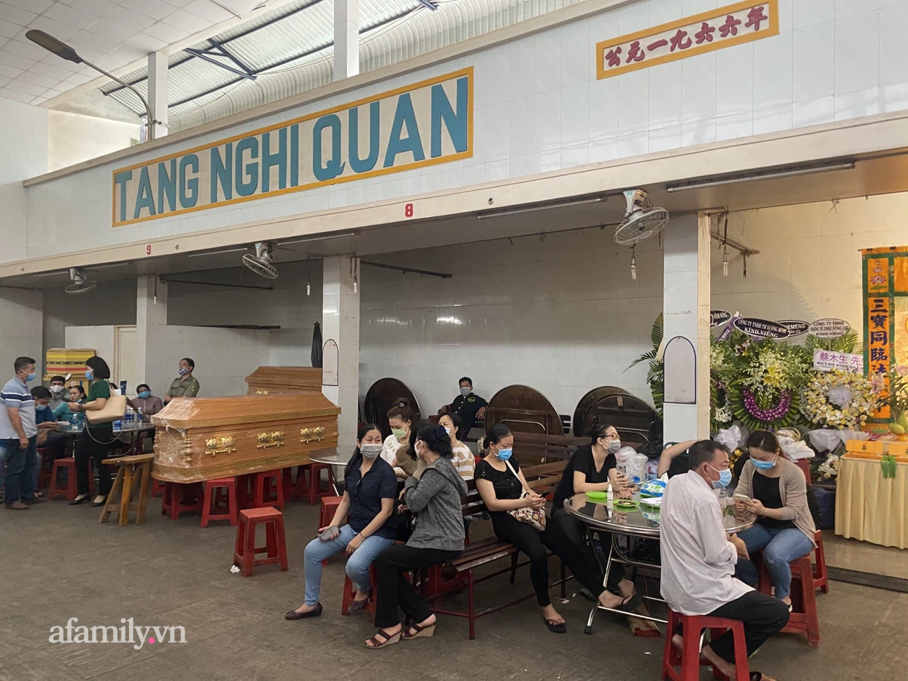 Danh tính nữ nạn nhân tử vong thứ 8 trong vụ cháy nhà đường Lạc Long Quân ở TP.HCM, người thân bàng hoàng - Ảnh 4.