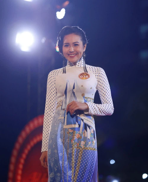 Thêm 1 thí sinh Olympia lột xác ngoạn mục: Từ cô bạn