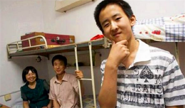 Thần đồng 11 tuổi đã đỗ đại học, bị chỉ trích bất hiếu vì đòi cha mẹ mua nhà ở thủ đô, ai ngờ 8 năm sau ai cũng phải thán phục - Ảnh 4.