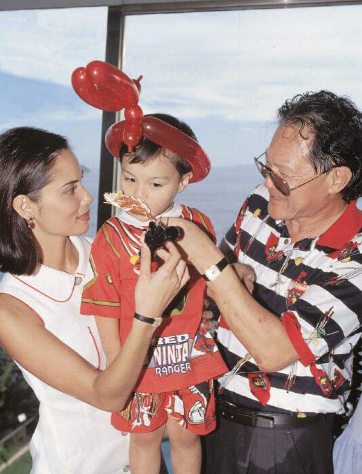 Từng qua đêm cùng 10 nghìn mỹ nữ, tỷ phú Hong Kong làm điều “có 1-0-2” với người phụ nữ gốc Việt kém 32 tuổi và màn xử lý thẳng tay khi đại gia 