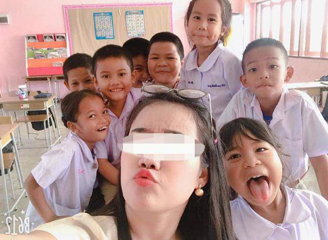 Bài toán 12 + 8 = 20 bị cô giáo trẻ chấm SAI, phụ huynh bức xúc đăng đàn xin ý kiến cư dân mạng, kết cục sau đó không thể ngờ - Ảnh 1.