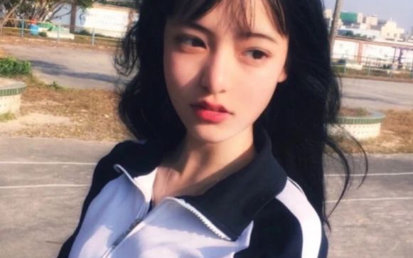 Nữ sinh lớp 8 học giỏi bỗng bị đồn mang thai: Trước toàn trường, em công bố sự thật khiến tất cả sững sờ