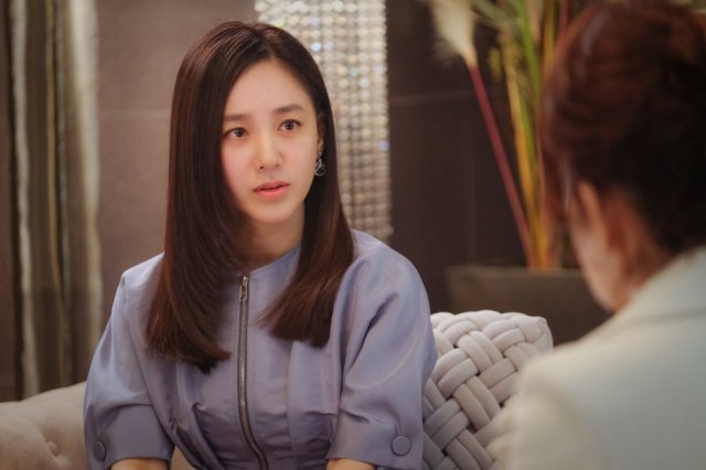 Đến ra mắt nhà bạn trai, mẹ anh nhìn chằm chằm vào gương mặt tôi rồi thẳng thừng nói một điều đau lòng - Ảnh 1.