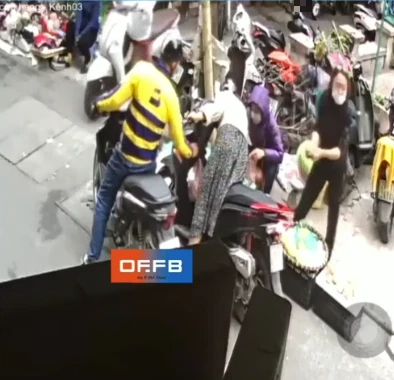 Nam thanh niên tiện tay