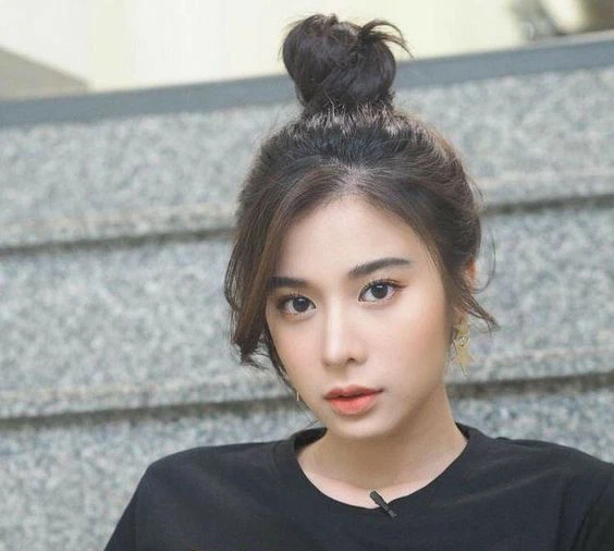 Ngay khi biết bữa cơm do chồng tôi nấu, mẹ buông bát đũa giận dỗi bỏ về, thấy vậy chồng tôi nói một câu khiến bà bẽ bàng - Ảnh 1.