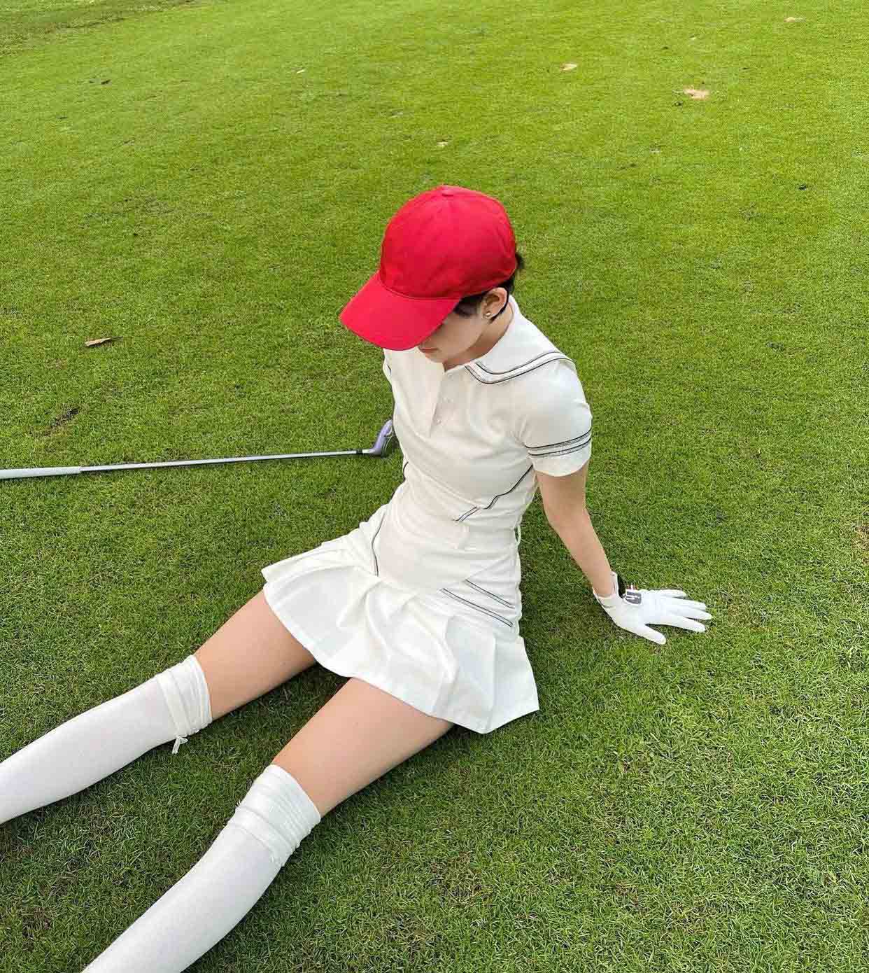 Váy golf kết hợp với áo gì Tips phối đồ gôn bắt trend 2020