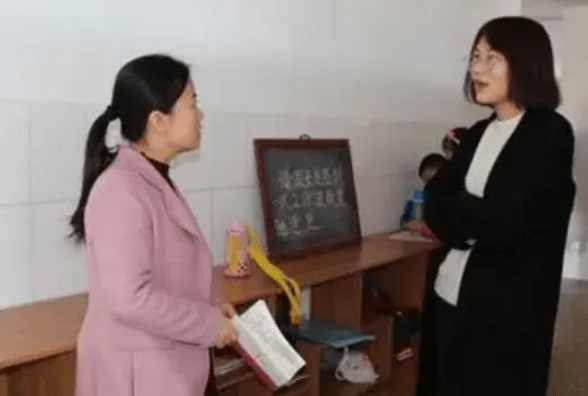 Phép toán: 9 9 : 3 = 12 bị giáo viên thẳng tay gạch chéo, 2 mẹ con nghĩ TOÁT MỒ HÔI: Đáp án đúng gây ngỡ ngàng! - Ảnh 2.