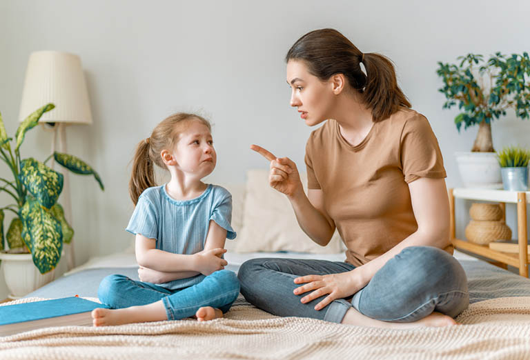 10 ways of saying smart parents make their children listen to them without yelling - Photo 1.