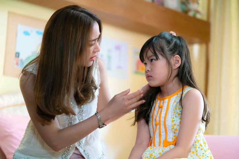 Nhiều cha mẹ vô tư làm 3 ĐIỀU NÀY trước mặt con cái mà không biết hậu quả vô cùng tai hại: - Ảnh 1.