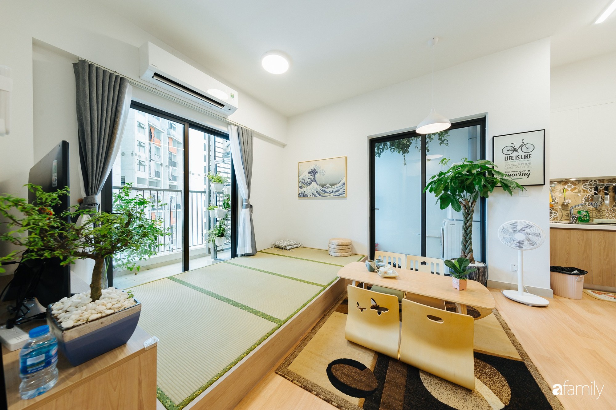 Căn hộ nhỏ thiết kế theo phong cách Nhật của cặp vợ chồng trẻ yêu thích cuộc sống an yên ở Hà Nội - Ảnh 3.