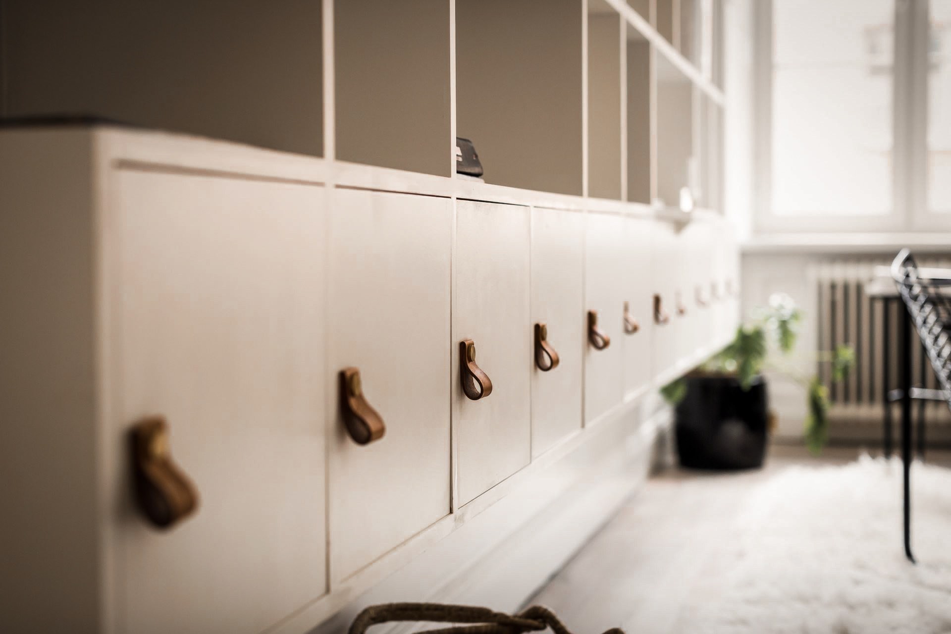 Bài trí nội thất tưởng đơn giản, ít ỏi, căn hộ nhỏ 44m2 ở Nga vẫn hiện lên vô cùng lộng lẫy - Ảnh 16.