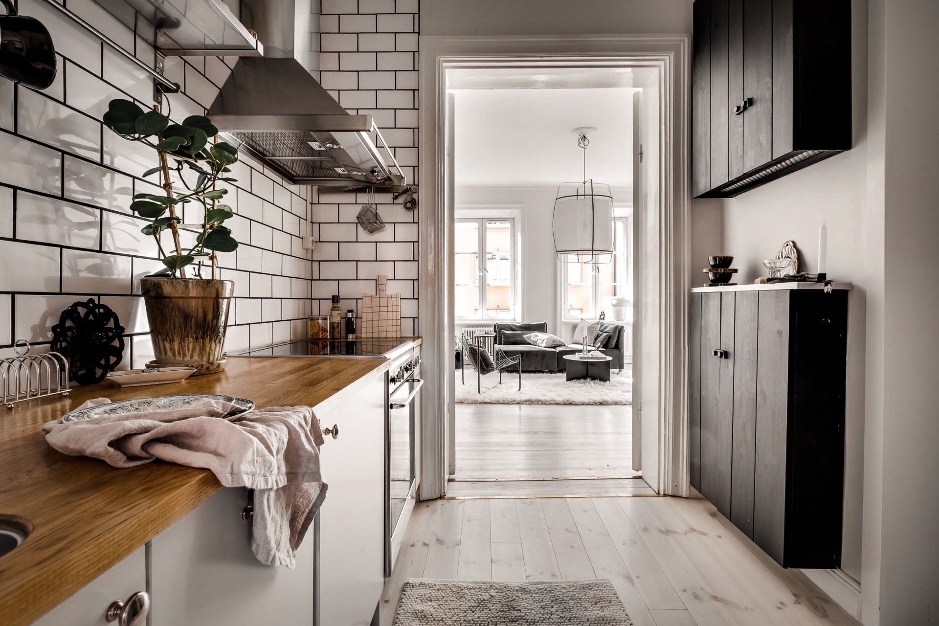 Bài trí nội thất tưởng đơn giản, ít ỏi, căn hộ nhỏ 44m2 ở Nga vẫn hiện lên vô cùng lộng lẫy - Ảnh 18.