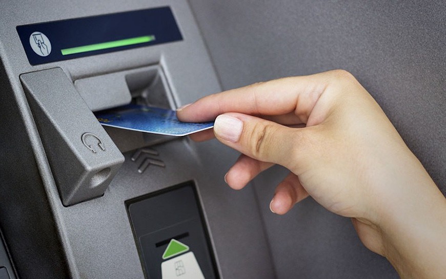 Cảnh báo: 3 nguy cơ luôn rình rập khi để tiền trong thẻ ATM cần biết