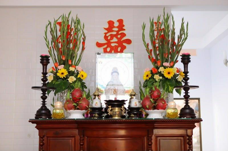 Những loại hoa nên chưng trên bàn thờ dịp Tết cho năm mới thịnh vượng, an khang - Ảnh 8.