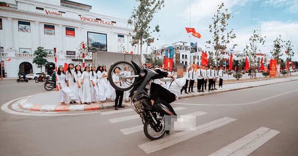 Nam sinh lớp 12 bốc đầu xe máy để chụp ảnh kỷ yếu: Cứ tưởng thế là ngầu!