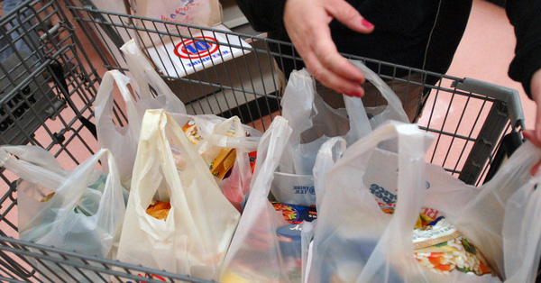 Bốn cách đi chợ tưởng chuẩn 'vàng mười' tiết kiệm, hóa ra lại lãng phí cả đống tiền