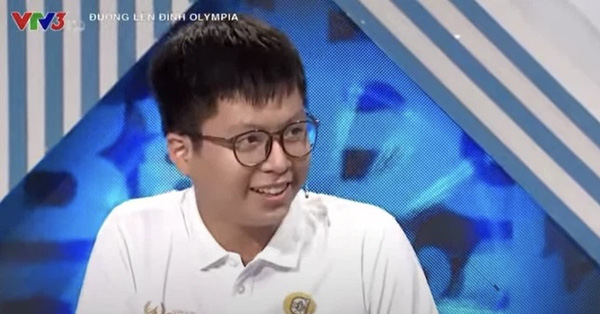Nam sinh Hà Nội xác lập kỷ lục 21 năm phát sóng Đường Lên Đỉnh Olympia, đọc profile mới biết 'thần đồng'!