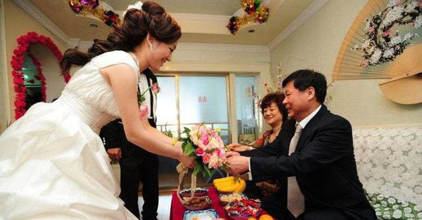 Ăn cơm nhà ngoại về muộn, nàng dâu bị bố chồng lên án còn chồng tuyên bố: