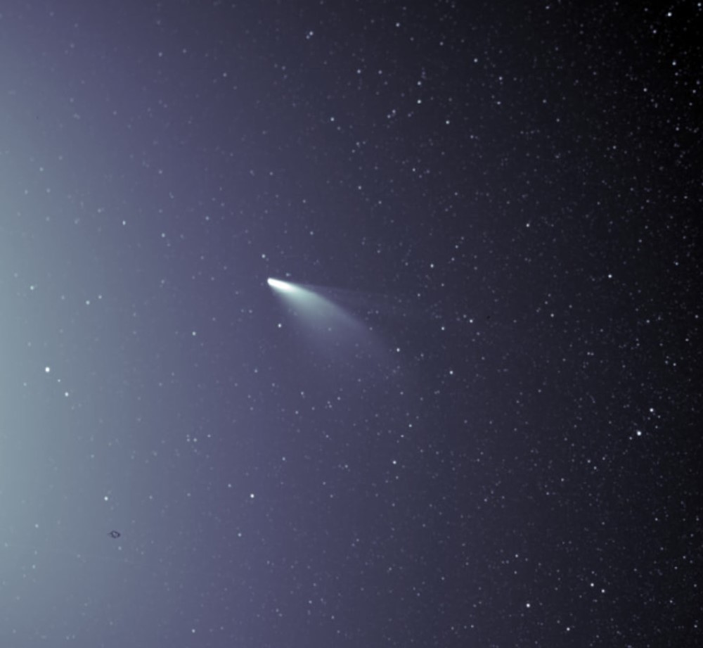 Sao chổi sáng nhất 23 năm thống trị màn đêm thế giới